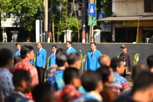 Rektor ITN Malang, Awan Uji Krismanto, ST., MT., PhD., bertindak sebagai pembina upacara Hardiknas