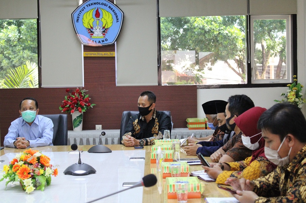 Rombongan MKKS SMK Swasta Kabupaten Malang mengunjungi ITN Malang. (Foto: Yanuar/humas