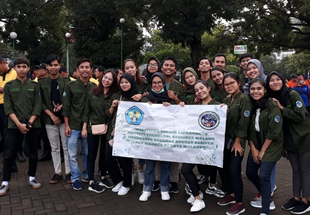 Mahasiswa PWK ITN Malang kompak mengikuti Peringatan Hari Peduli Sampah Nasional (HPSN) 2020. (Foto: Istimewa)