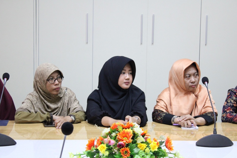 Tim dari LPPM UNIDA Gontor sharing dan berdiskusi terkait penelitian dan pengabdian masyarakat. (Foto: Yanuar/humas)