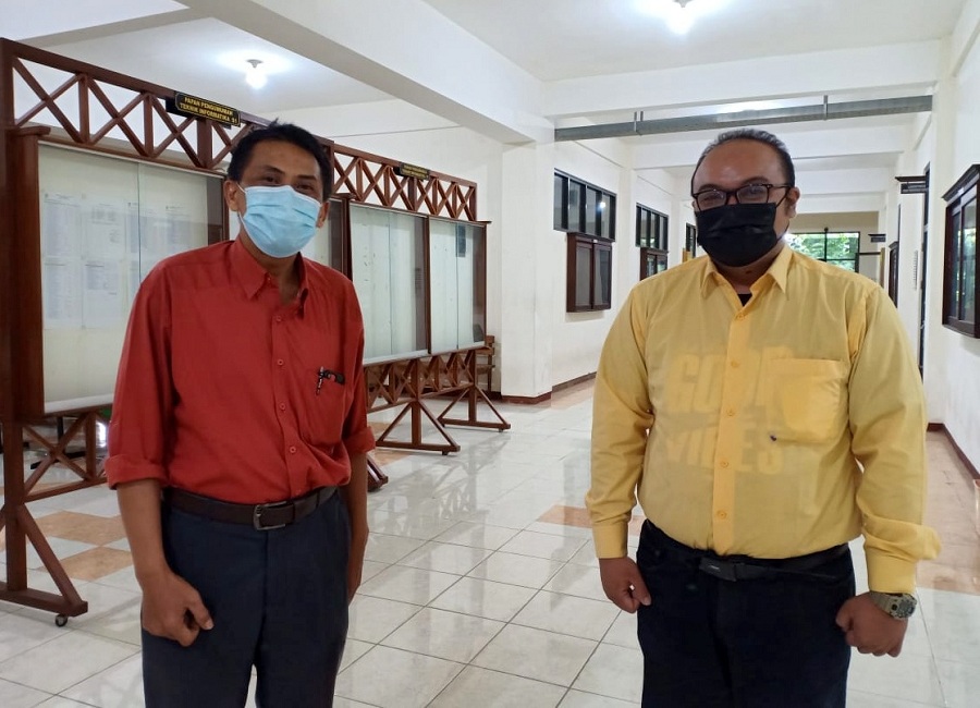 Kaprodi Teknik Informatika S-1 ITN Malang Suryo Adi Wibowo, ST, MT (kanan) bersama Kepala TUK Skomtek Malang dari LSP Komputer Rudi Hartono. (Foto: Mita/humas)