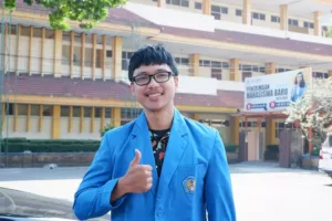 Achmad Akbar Marhananda, lulusan terbaik Teknik Elektro S-1, Fakultas Teknologi Industri, ITN Malang