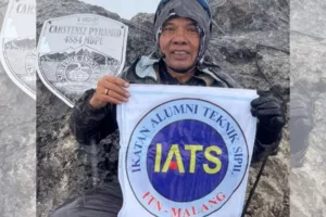 Mulyono alumnus Teknik Sipil S-1 Institut Teknologi Nasional Malang (ITN Malang) angkatan 1980 Pendaki 7 Summits Indonesia