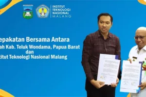 Rektor ITN Malang, Awan Uji Krismanto ST., MT., Ph.D dan Bupati Kabupaten Teluk Wondama, Ir. Hendrik S. Mambor, MM