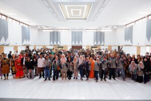 Yudisium FTSP ITN Malang Periode II Tahun 2026 para peserta mengenakan pakaian adat