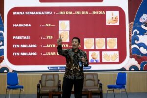 Dr. Ir. Aladin Eko Purkuncoro, ST., MT., memberi materi Sistem Pendidikan Tinggi di Indonesia kepada para Abhyasa 57 Gigantik ITN Malang (3)
