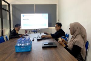 Tim penelitian STMIK PPKIA Pradnya Paramita mengikuti monev Program Hibah Penelitian Kemdiktisaintek di ITN Malang