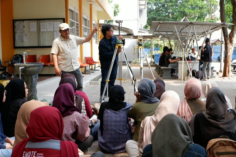 Kolaborasi Lintas Kampus: Mahasiswa Kelautan UB Belajar Langsung Pemetaan dan Survei Pesisir di ITN Malang