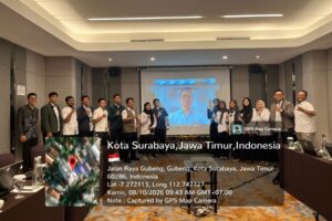 Seluruh peserta dan perwakilan instansi berfoto bersama termasuk ITN Malang seusai pembahasan aplikasi SINDEN MARULA dan SI MARLINA di Hotel Santika Premiere, Surabaya.
