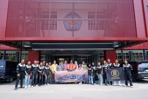 Tim Dharasena Teknik Sipil S-1 ITN Malang foto bersama Rektor ITN Malang, Wakil Rektor 3, dan jajaran pimpinan FTSP serta Prodi Teknik Sipil sebelum menuju Kompetisi KJI ke-XXI Tahun 2026